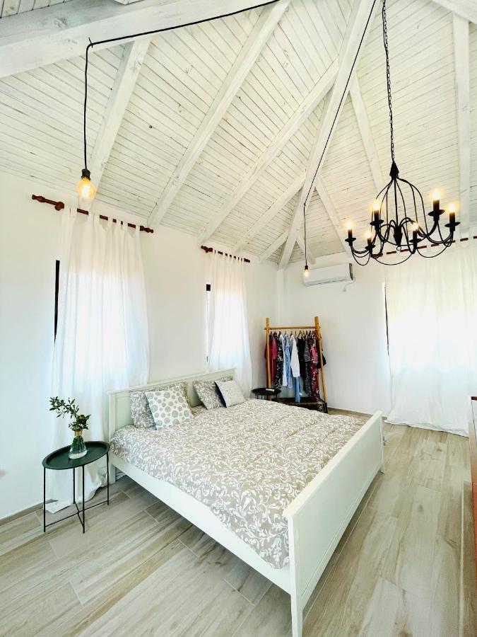 Chic Sea Front Apartment With Breathtaking Kotor Bay View Donji Stoliv Kültér fotó